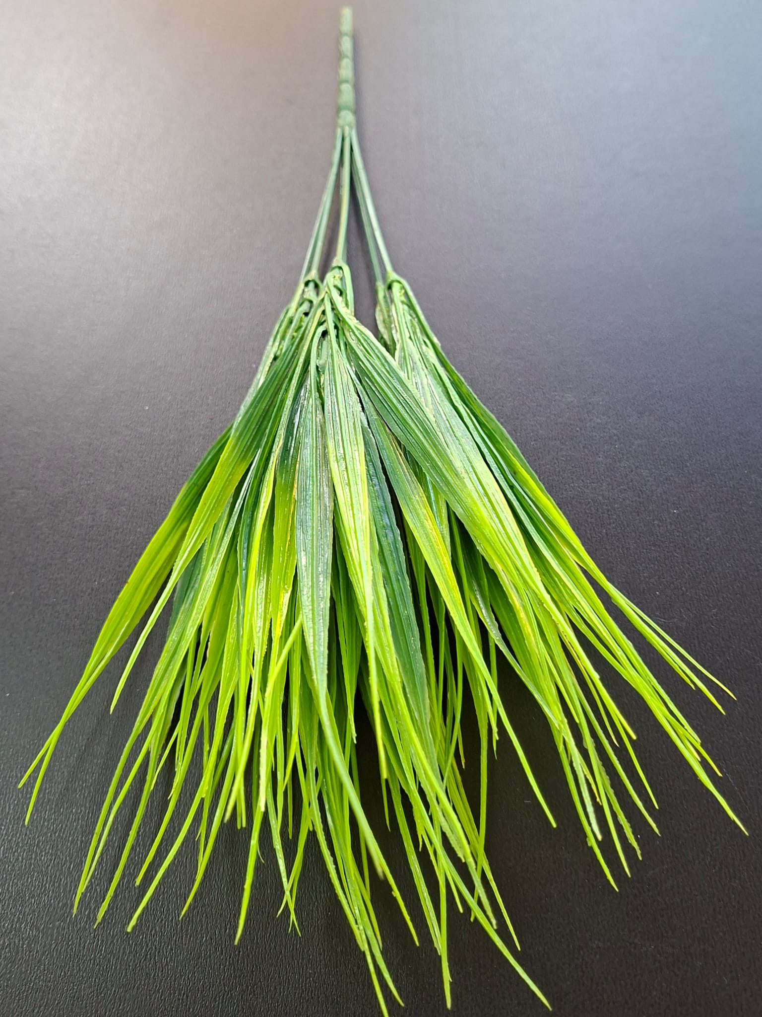 Iarbă decorativă artificială – mănunchi cu frunze lungi - 36cm